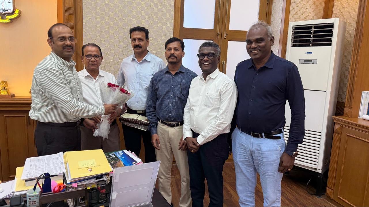 AIEMA team met Dr. G. S. Sameeran, IAS., Commissioner, GCC and briefed about issues faced by member units